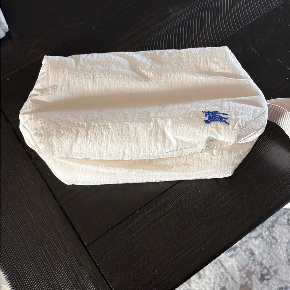 Burberry beauty cosmetic pouch